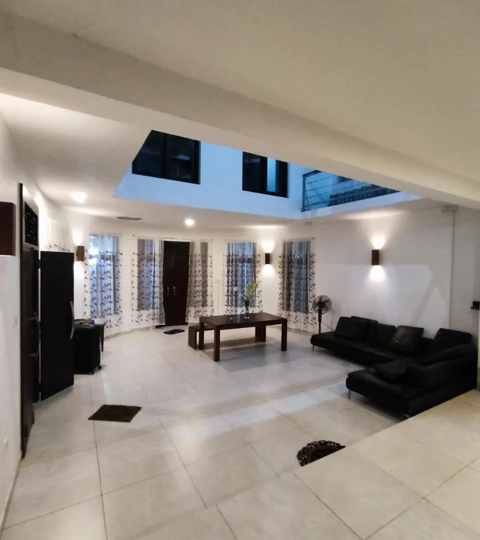 נגומבו Eco Hotel 0*,